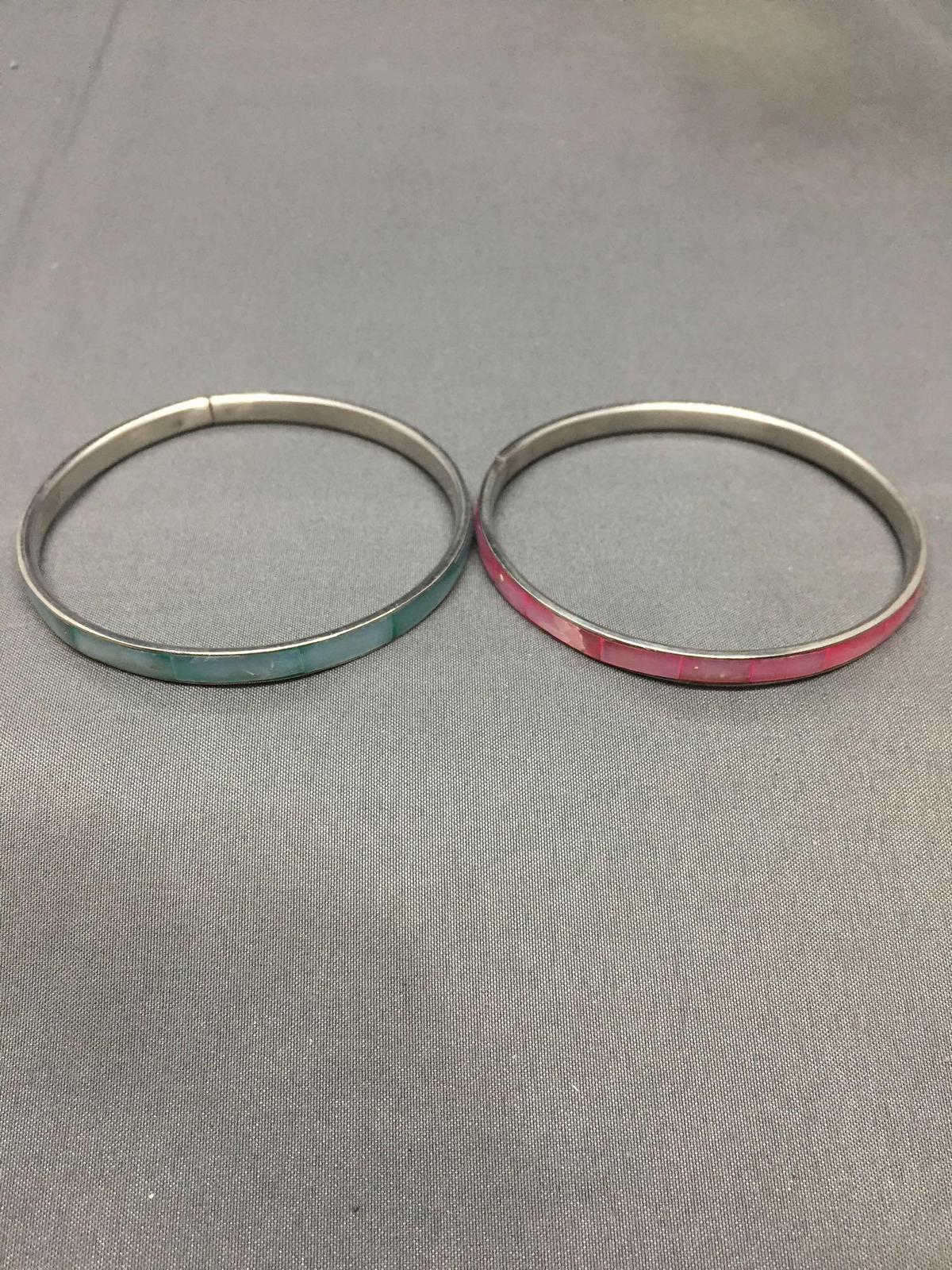 Lot of Two 4.5mm Wide 3in Diameter Fashion Alloy Dyed Mother of Pearl Inlay Fashion Alloy Bangle