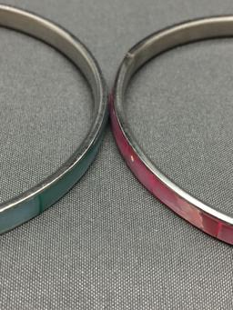 Lot of Two 4.5mm Wide 3in Diameter Fashion Alloy Dyed Mother of Pearl Inlay Fashion Alloy Bangle
