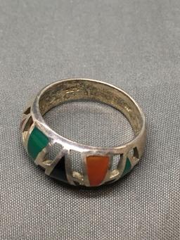 Alternating Triangle Cabochon Shaped Green, Carnelian & Black Onyx Featured Inlaid 10mm Wide Tapered
