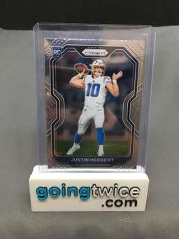 2020 Panini Prizm #325 JUSTIN HERBERT Chargers ROOKIE Football Card - ROOKIE OF THE YEAR!