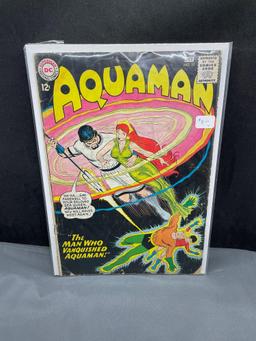 Vintage DC Comics AQUAMAN #17 Silver Age Comic Book from Estate