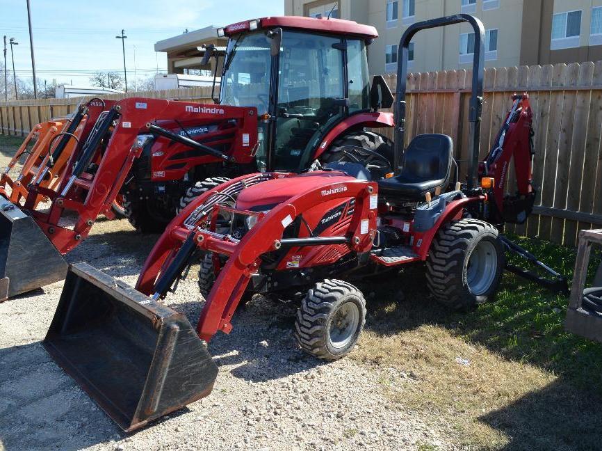 Mahindra EMax 25 HST w/ Amahindra EMax 25 L Loader and EMax 25 Backhoe Attachment - Hours read 277