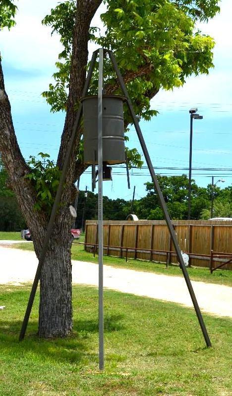 Hang 'Em High Tripod Deer Feeder - Battery & Timer Included