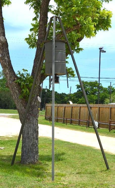 Hang 'Em High Tripod Deer Feeder - Battery & Timer Included