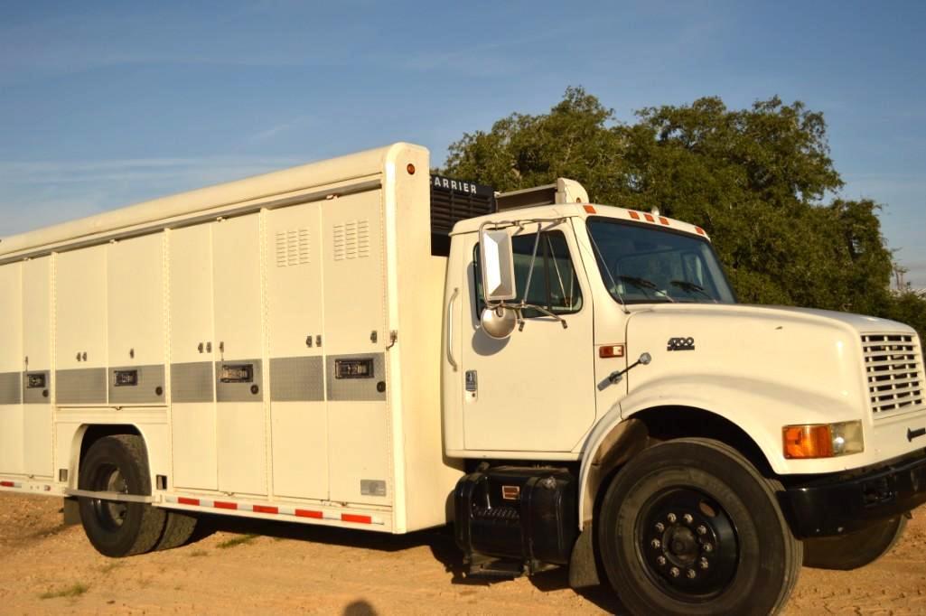 1999 International 4700 DT 466E Reefer Truck