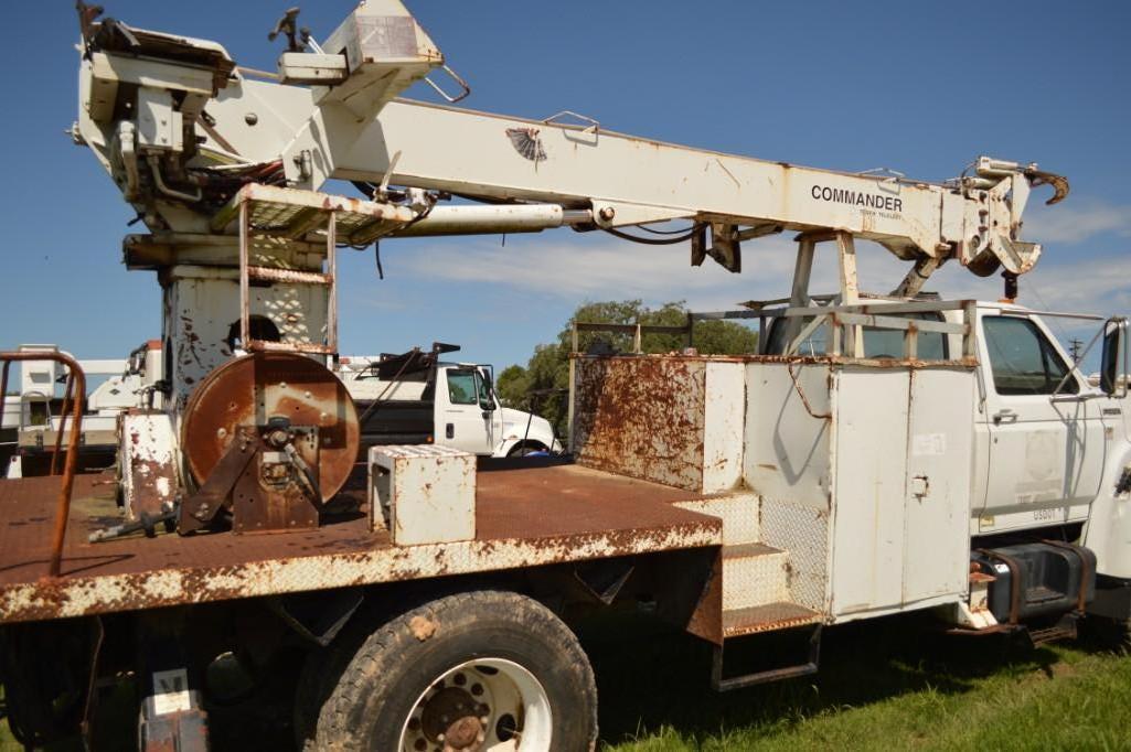 1999 Ford F800 Digger Truck, Missing 3rd/5th Gear & Parts off Digger, *Title (unit 5403)