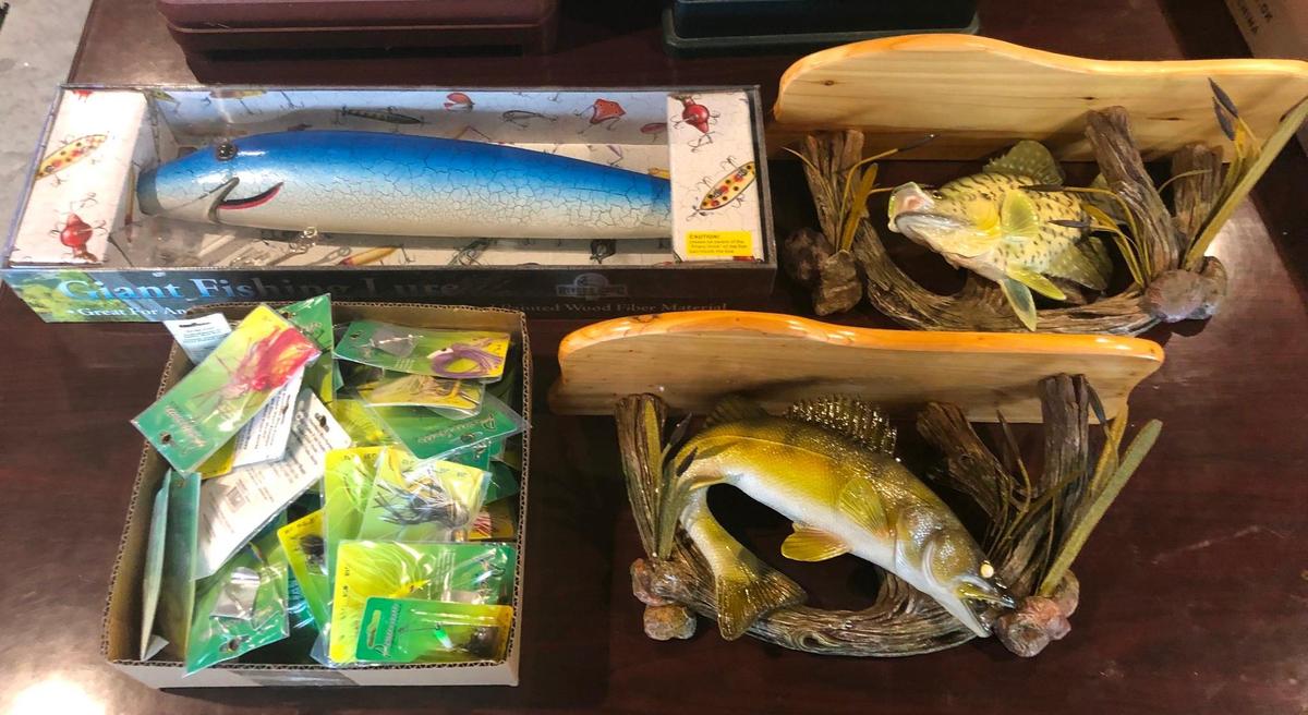 Fish Wall Decor and Lures - All Newm - All 1 Lot