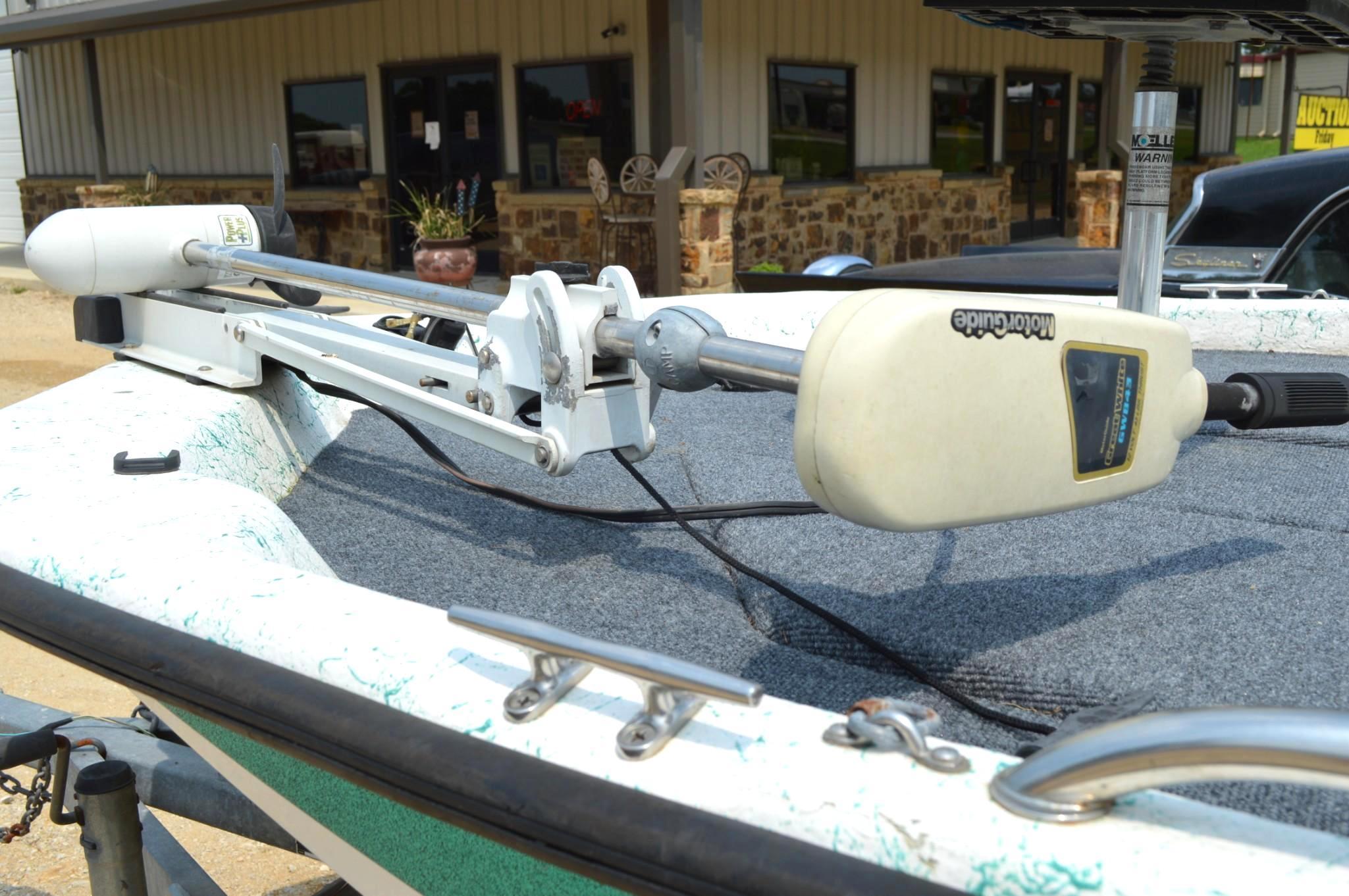 1998 Predator 17' Bay Boat & 1997 Johnson 70 hp motor *Hook-5 GPS/Sonar, Motor Guide Trolling Motor*