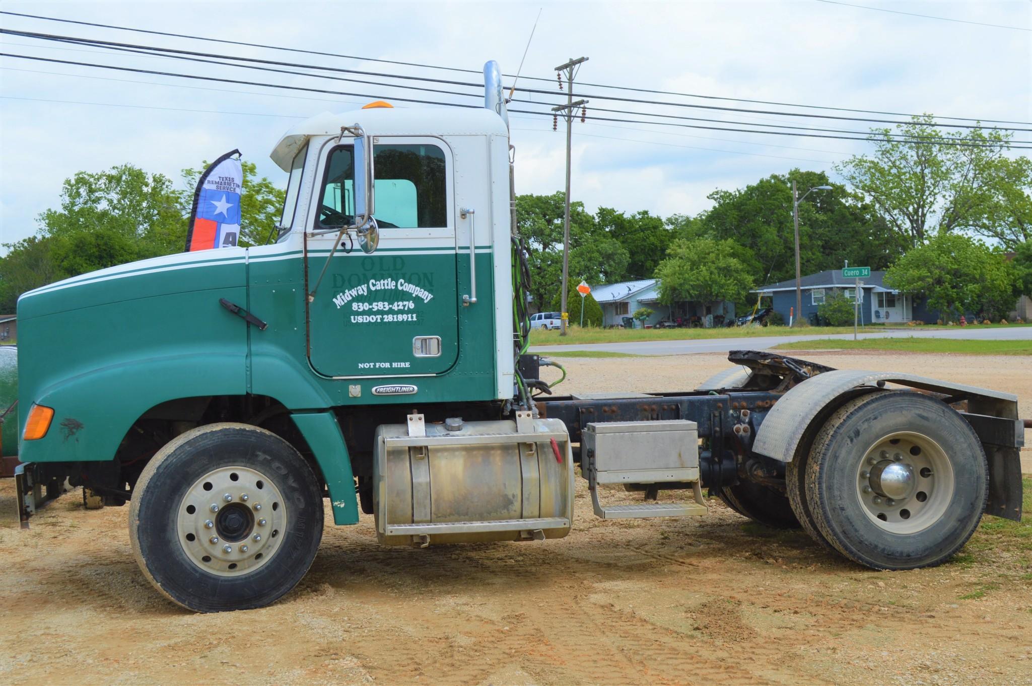 1999 Freightliner FLD112 Diesel 350 Cummins, 10 speed, 5th Wheel, Gooseneck/Receiver Hitch Setup