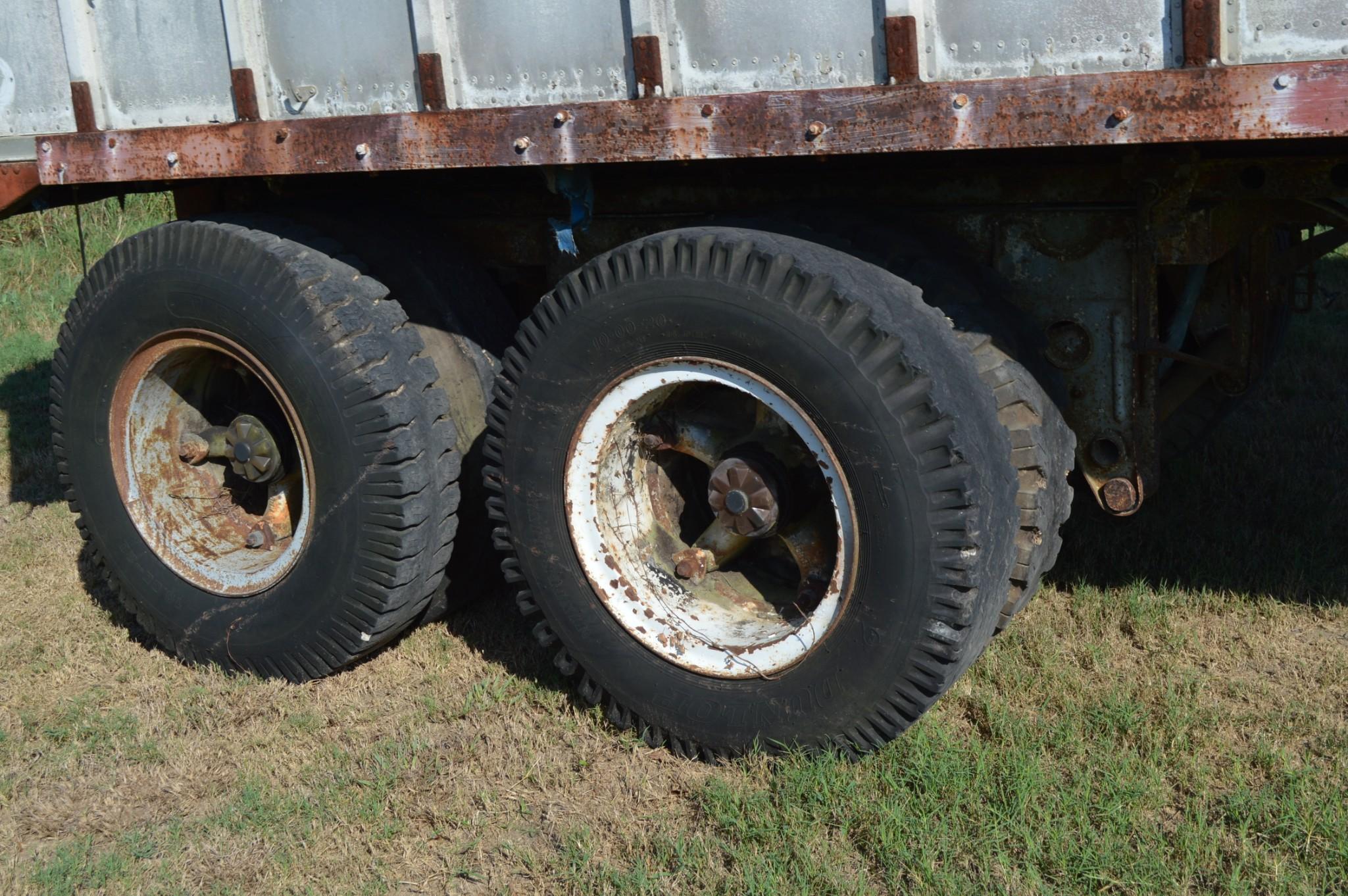 1967 Fruehuaf Grain Trailer