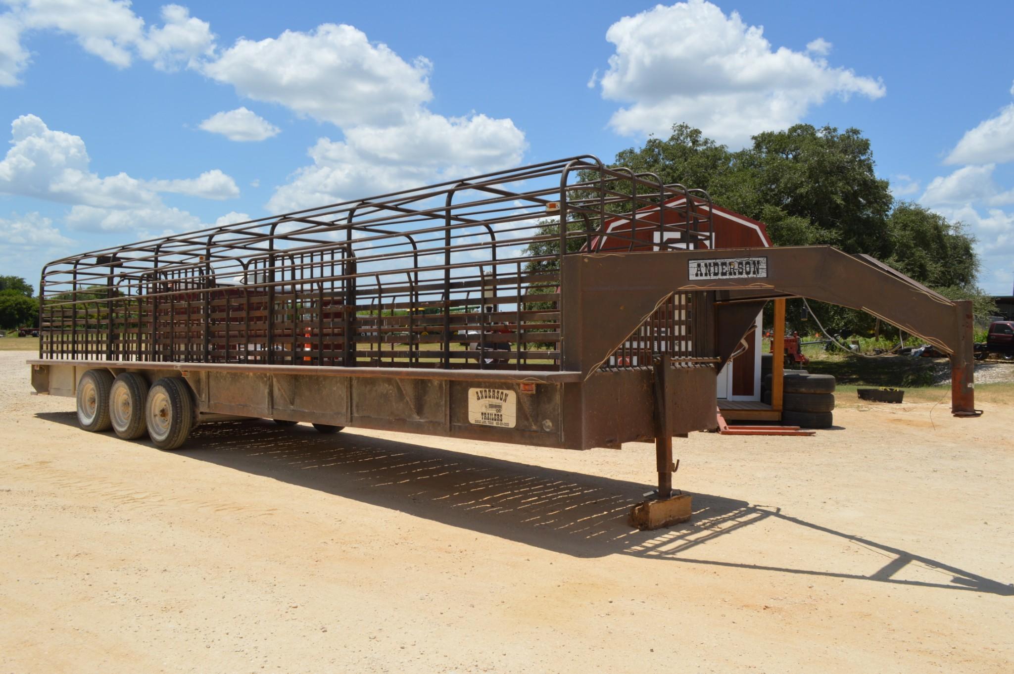 1993 - 32' Anderson Livestock / Cattle Gooseneck Trailer w/ Three Dividing Gates