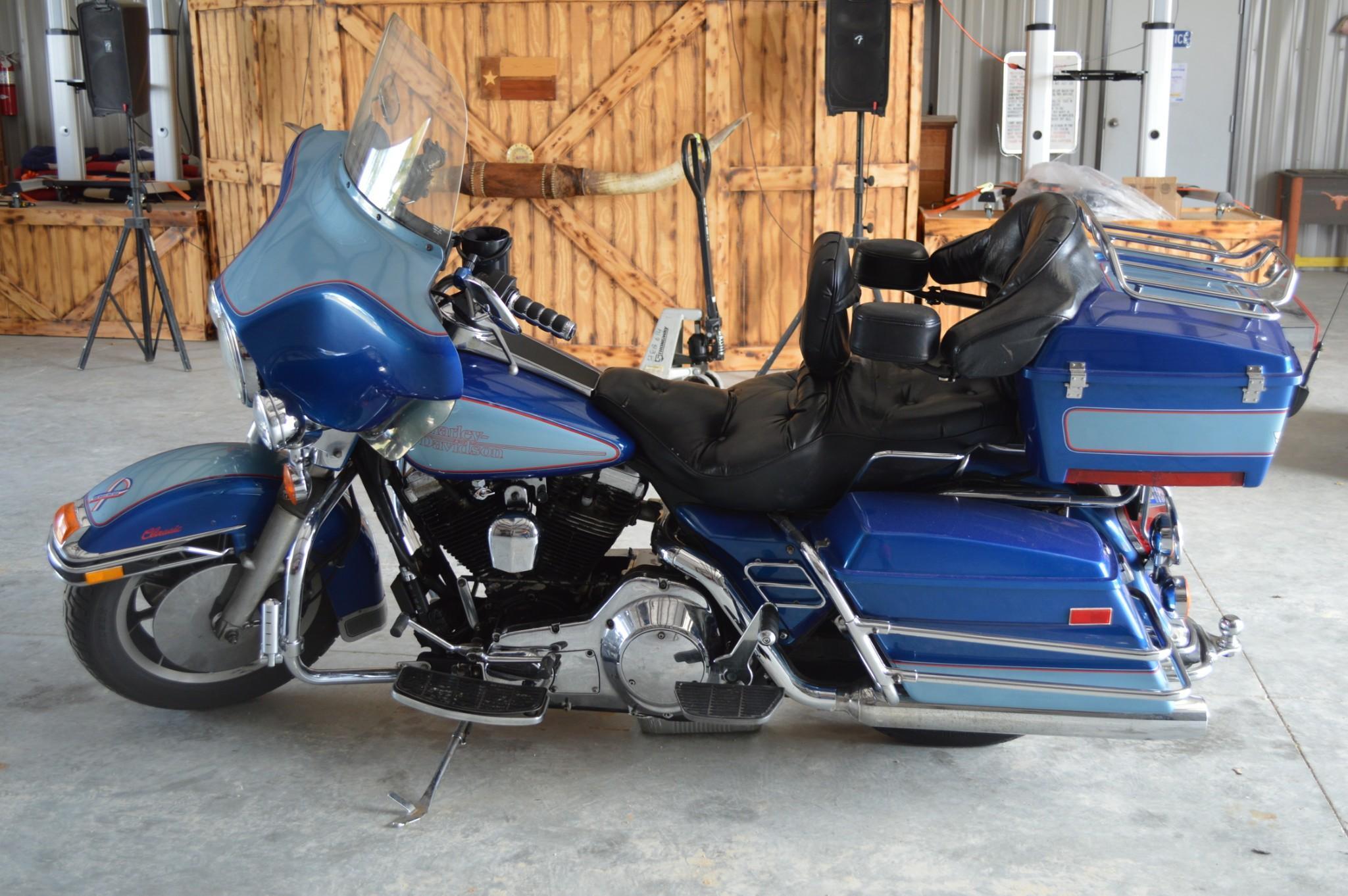 1989 Harley-Davidson FLHTC Electra Glide Classic Motorcycle
