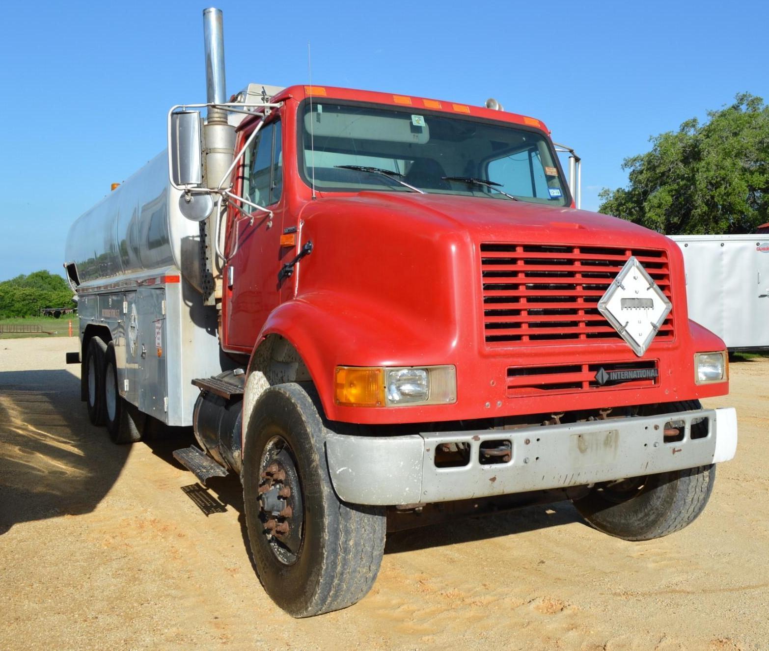 2000 International F-8100 Fuel Truck, Diesel, 6x4, 8-Speed Manual Transmission