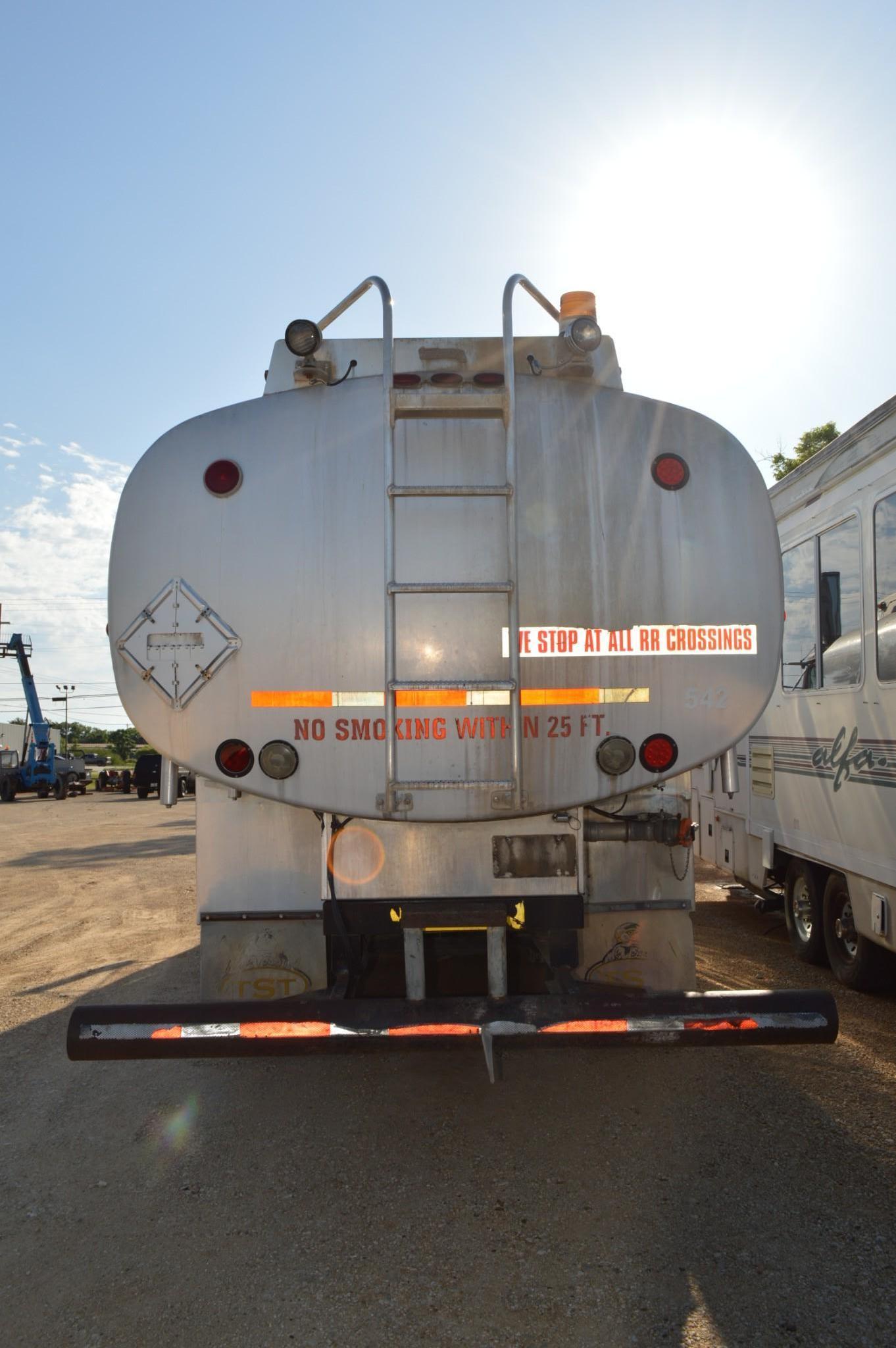 2000 International F-8100 Fuel Truck, Diesel, 6x4, 8-Speed Manual Transmission