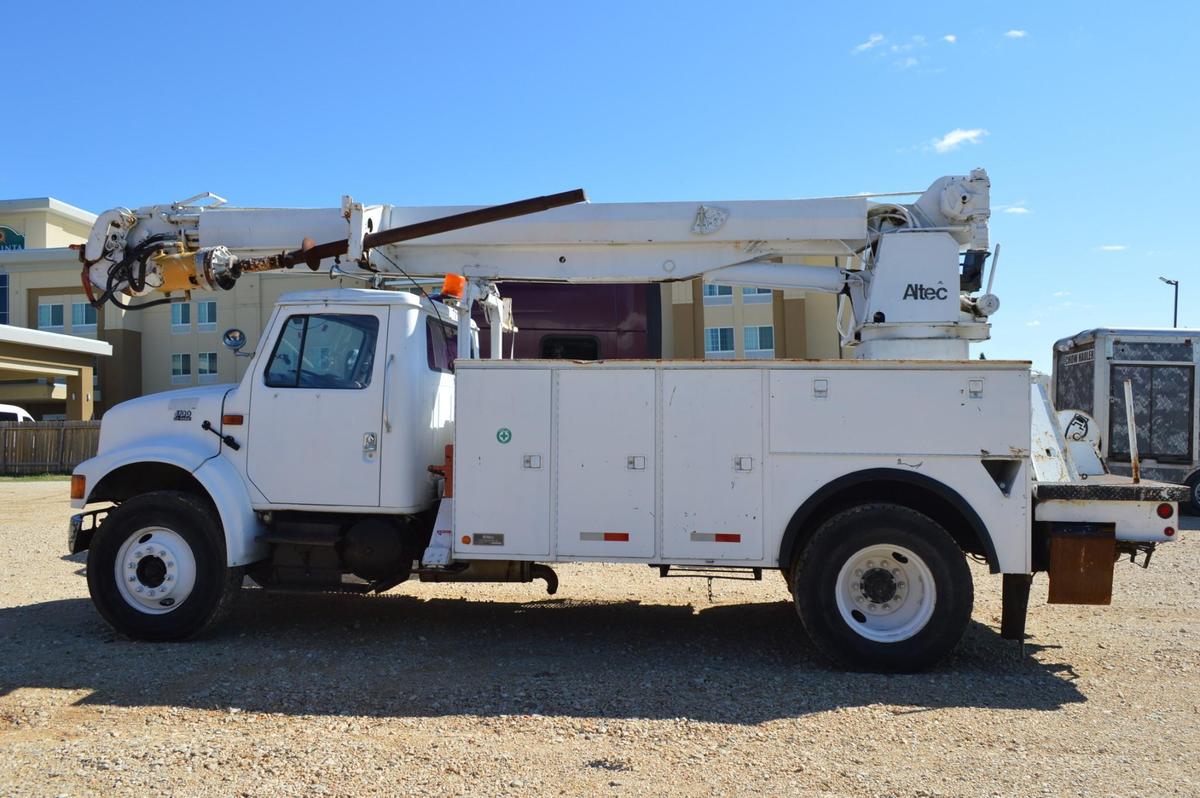 2001 International 4700 DT466E Digger Truck, Automatic, Diesel, 4x2, 7.6L, L6