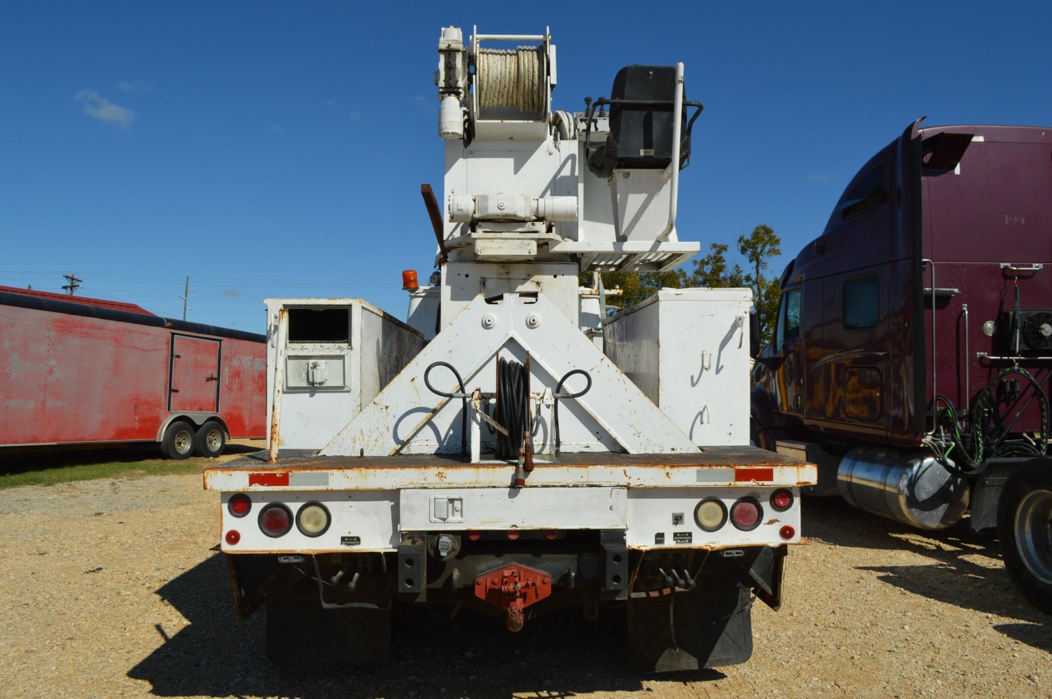 2001 International 4700 DT466E Digger Truck, Automatic, Diesel, 4x2, 7.6L, L6