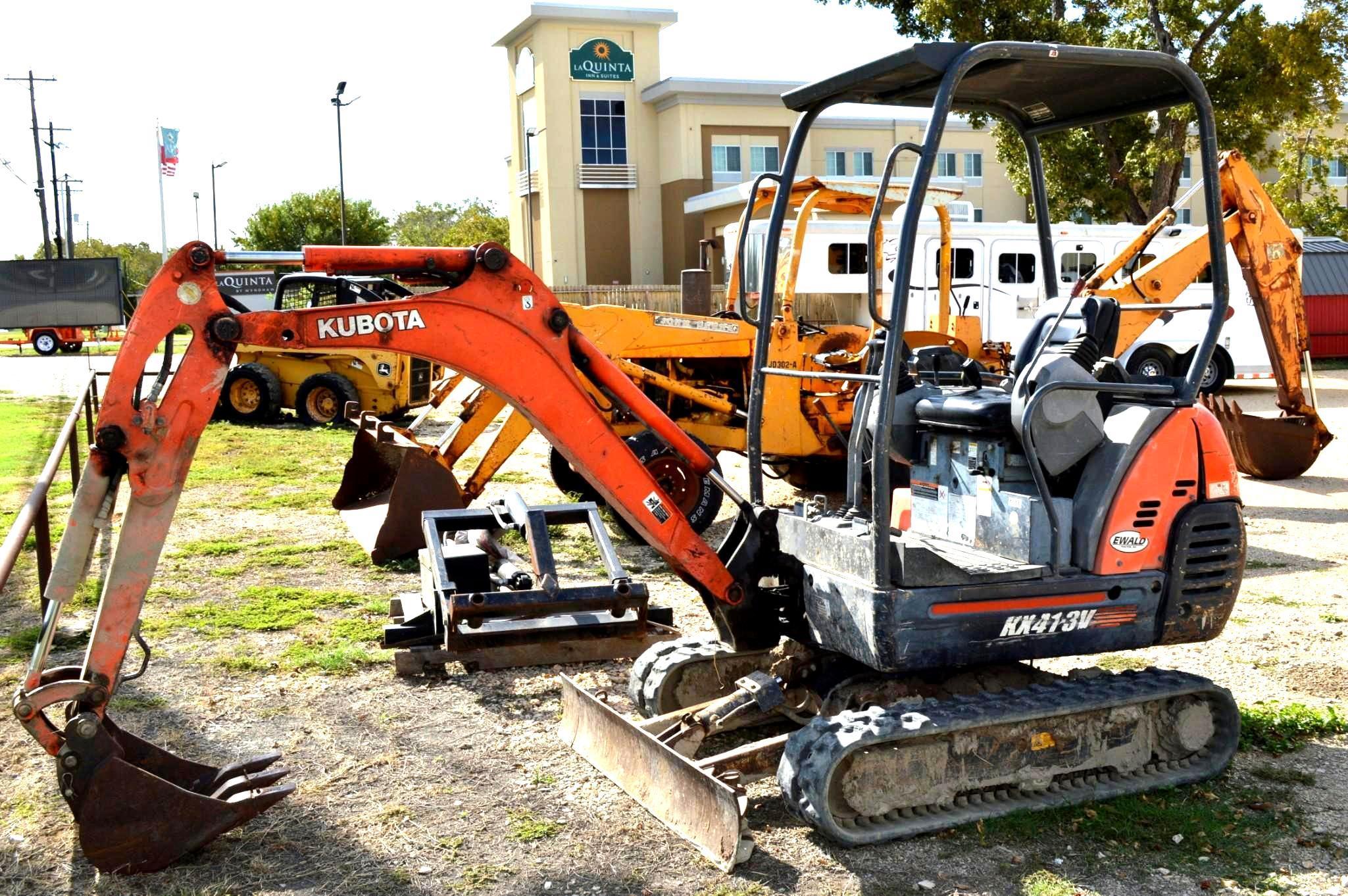 Kubota KX41-3V Compact/Mini Excavator - open cab, canopy, backfill blade