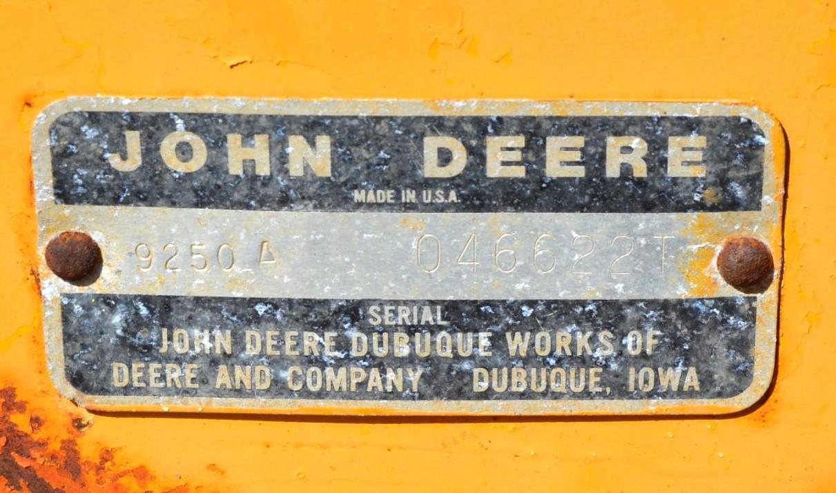 John Deere 302-AD Backhoe Loader