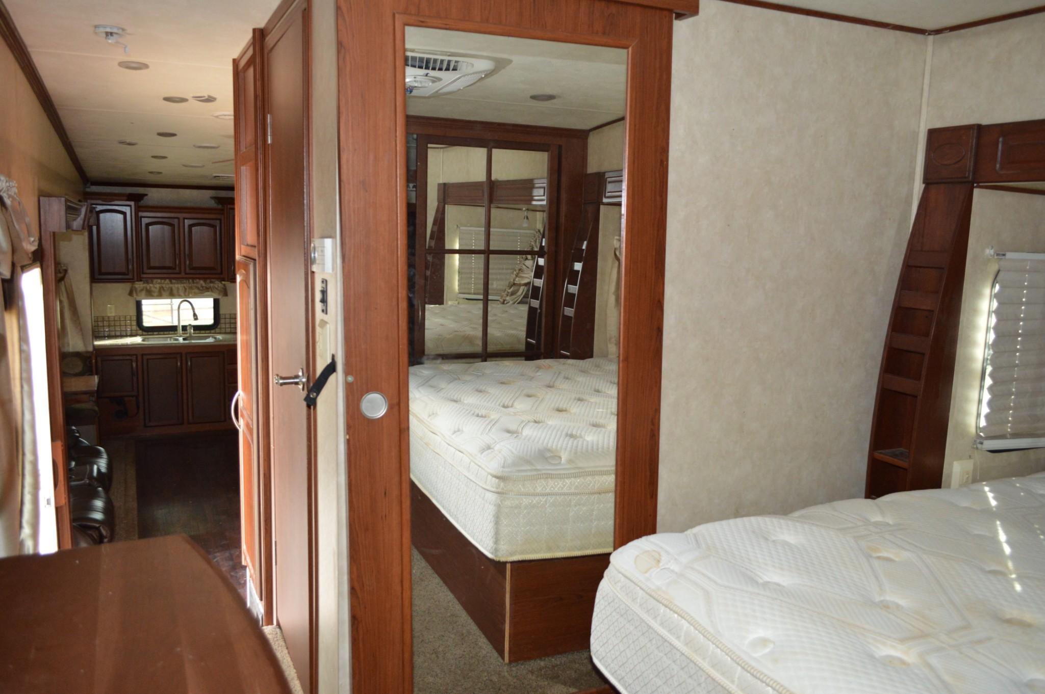 2014 Forest River Columbus Palomino, 5th Wheel