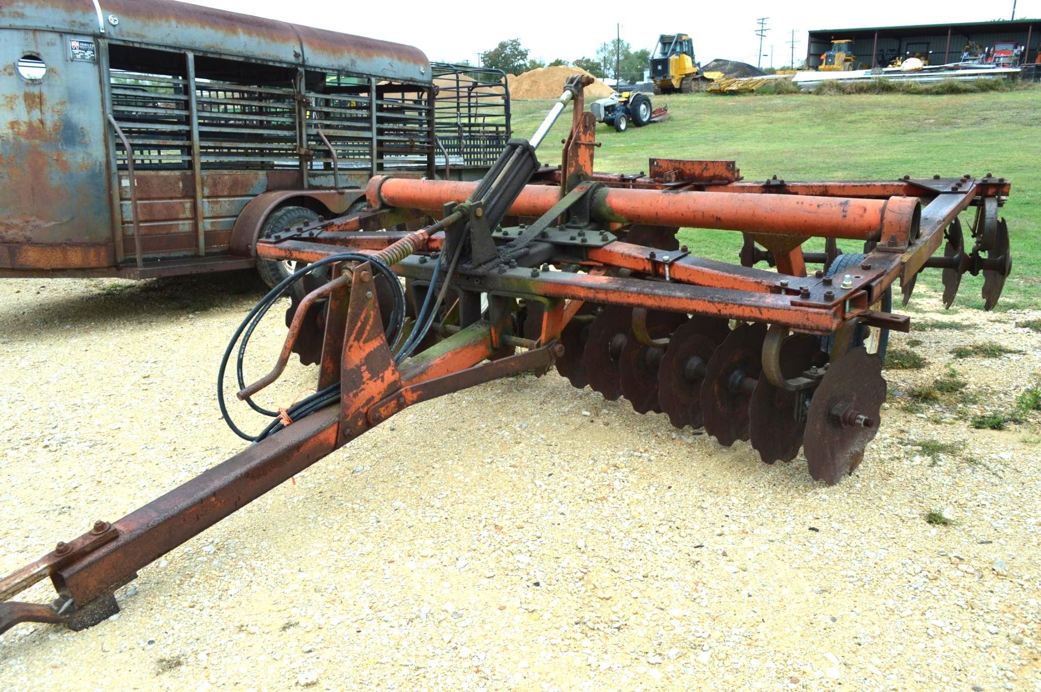 White Farm Equipment Co. 10' Disc