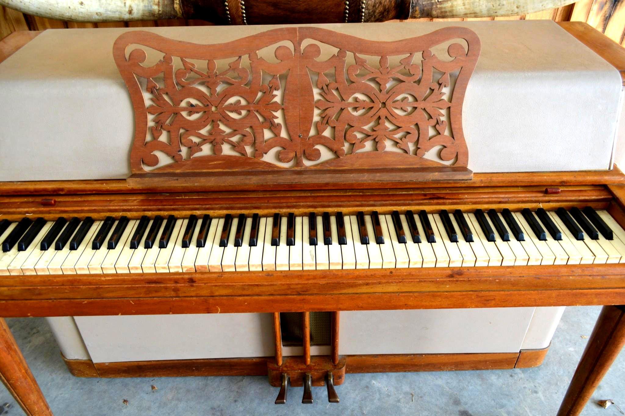 Wurlitzer Kordevon Upright Spinet Piano