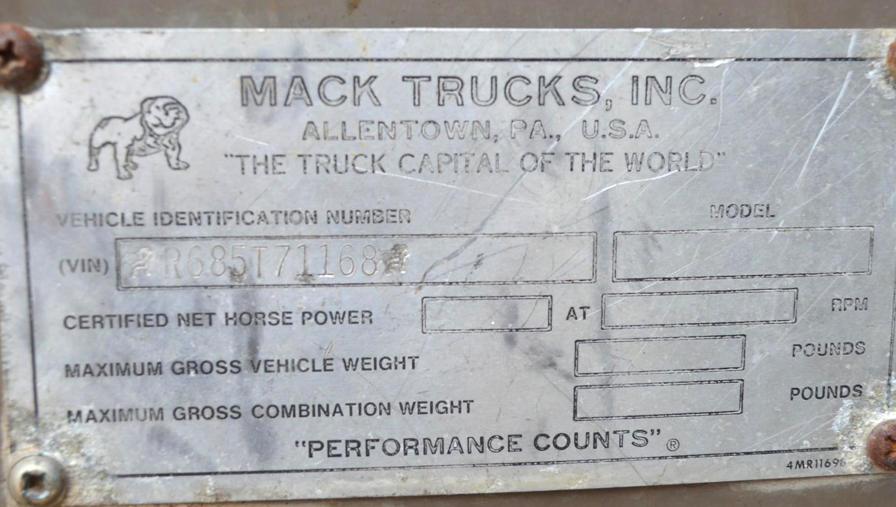 1978 Mack Single Day Cab Single Axle Mack 5-spd manual 129hp