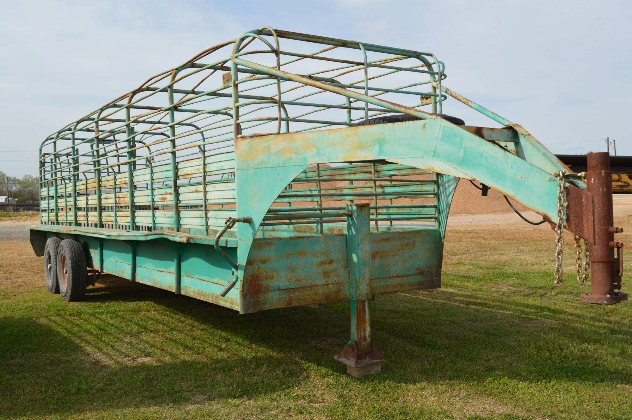 1973 Hano Classic 24' Gooseneck Stock Trailer