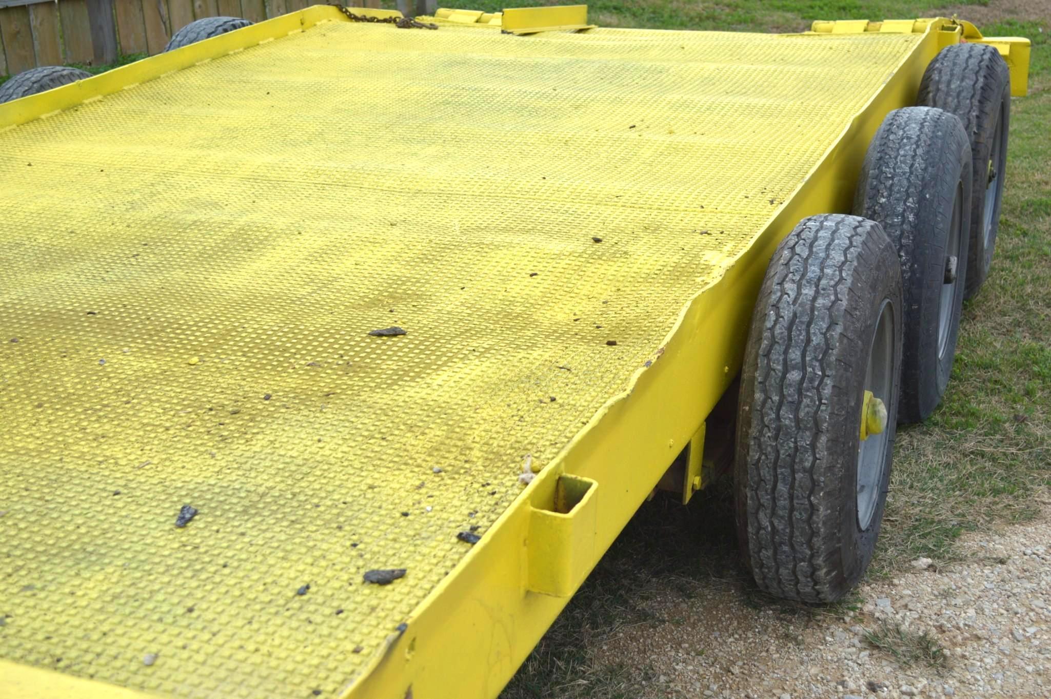 16' 3-Axle Equipment/Utility Trailer with ramps