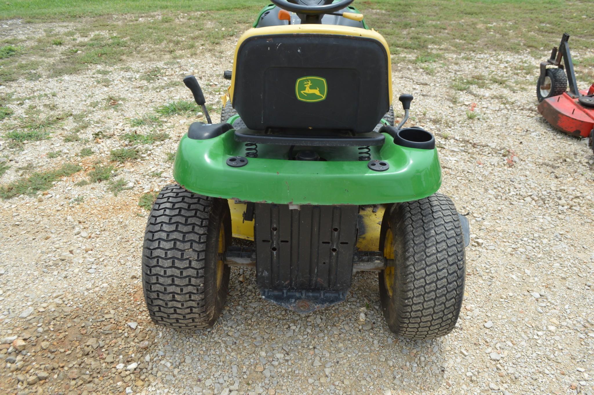 John Deere L100 Riding Lawn Mower, 5 Speed