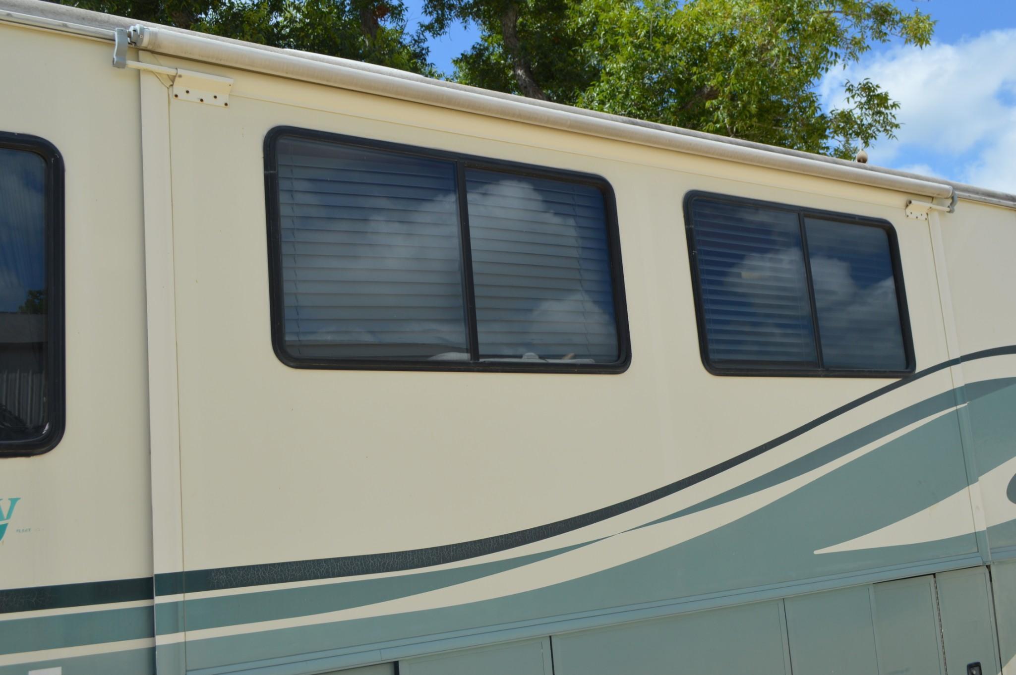 1997 Fleetwood Discovery Lazydays Motorhome