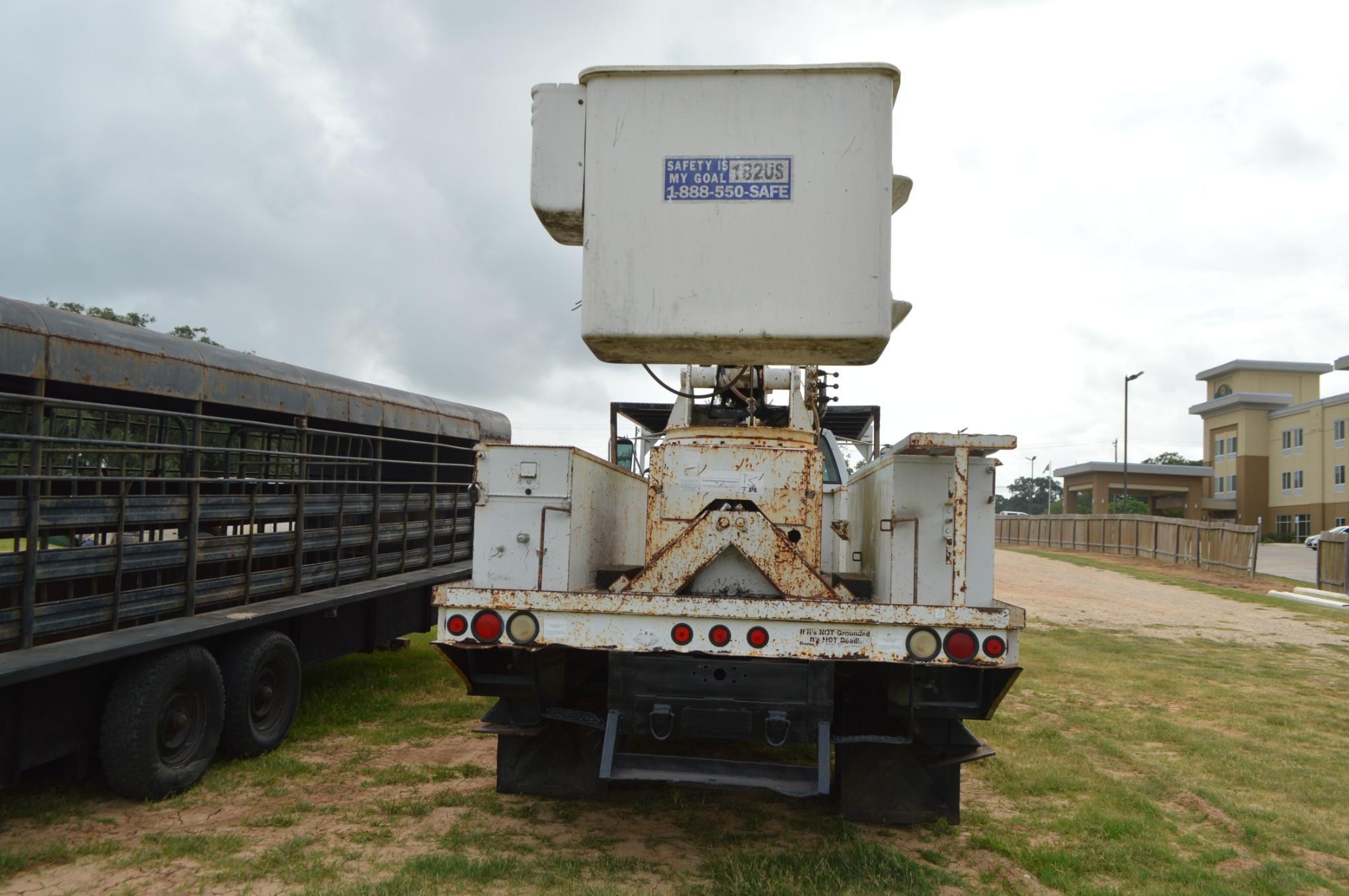 2000 GMC C7500 Terex Telelect Bucket Truck