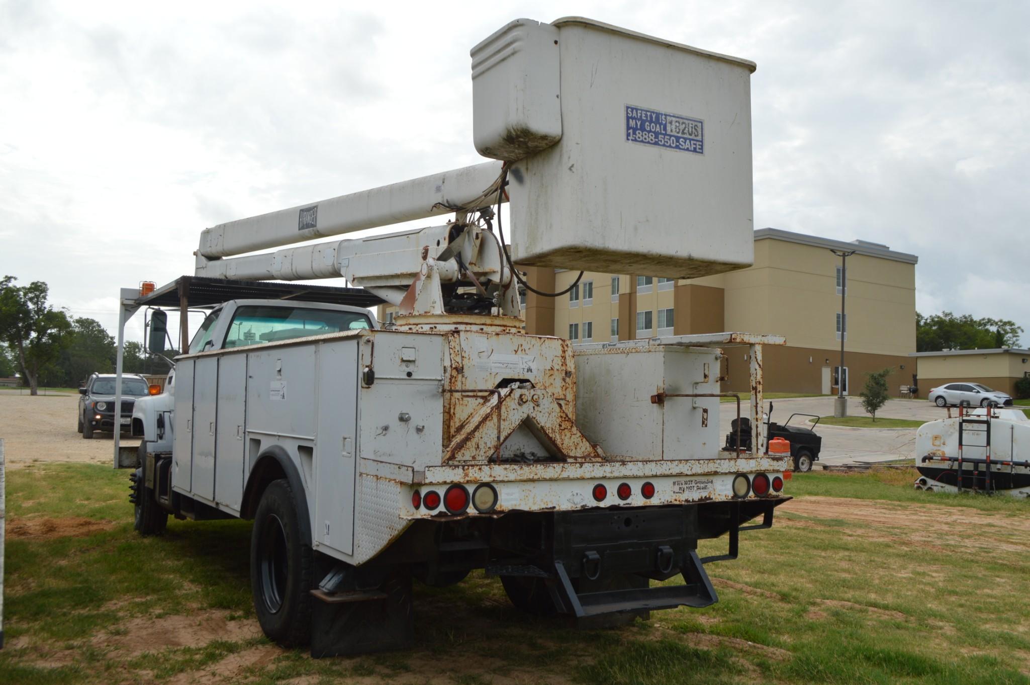 2000 GMC C7500 Terex Telelect Bucket Truck