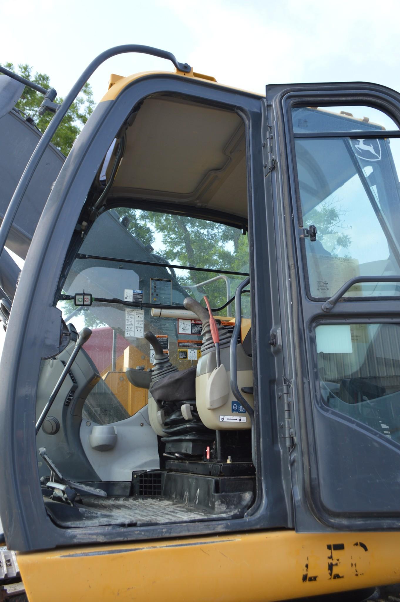 2014 John Deere 245LC Excavator