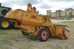 Minneapolis Moline Antique Combine