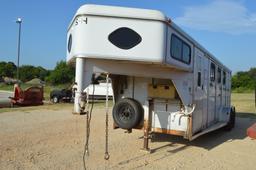 2001 S&H 3 Horse Slant Trailer with Dressing Room