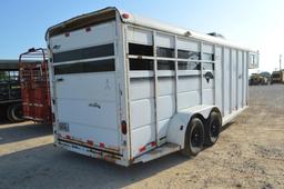 2001 S&H 3 Horse Slant Trailer with Dressing Room