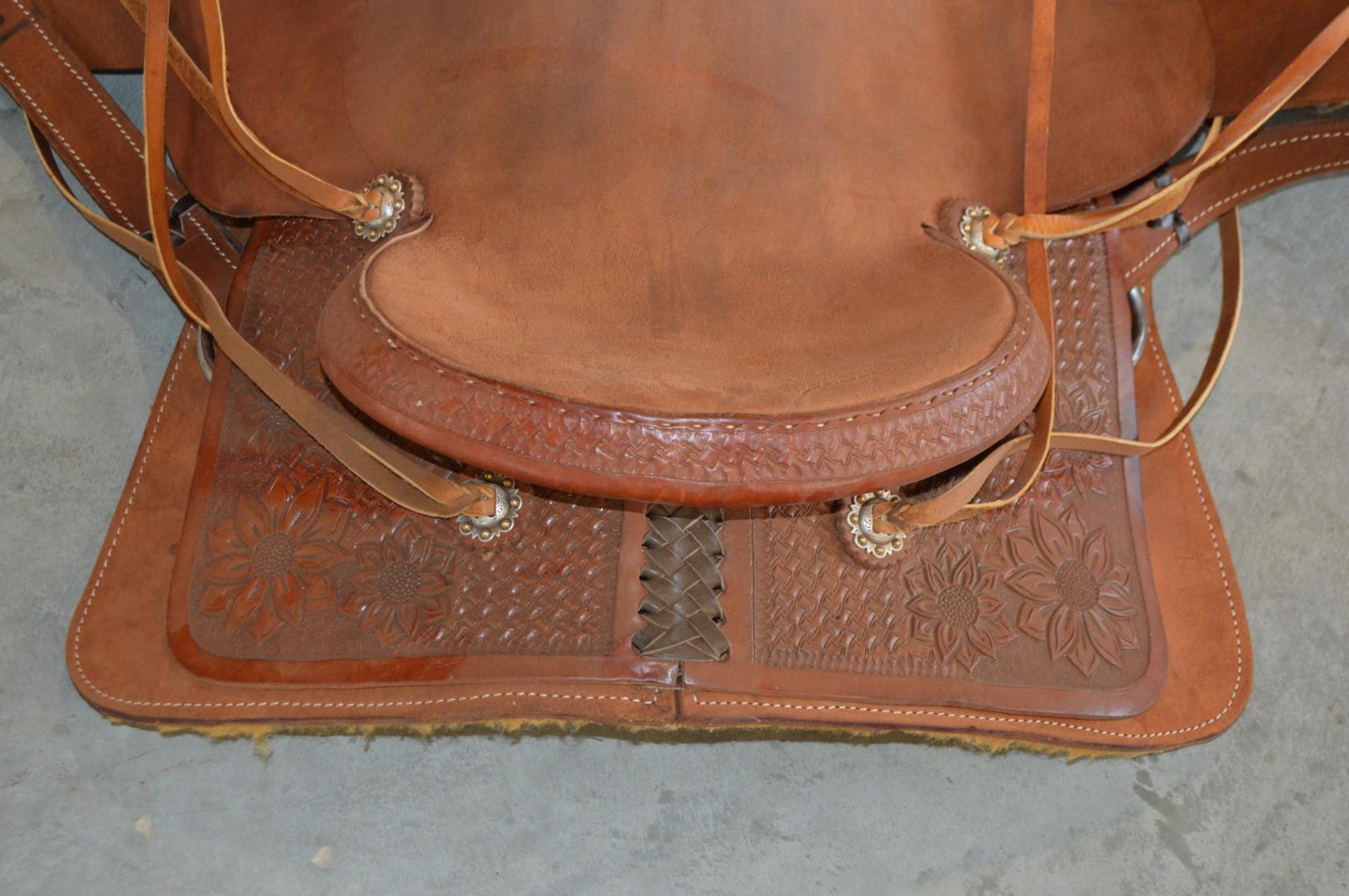 14 1/2" Seat Half Breed Western Horse Saddle with Will James Tree / Tack/Gear/Cowboy/Cowgirl