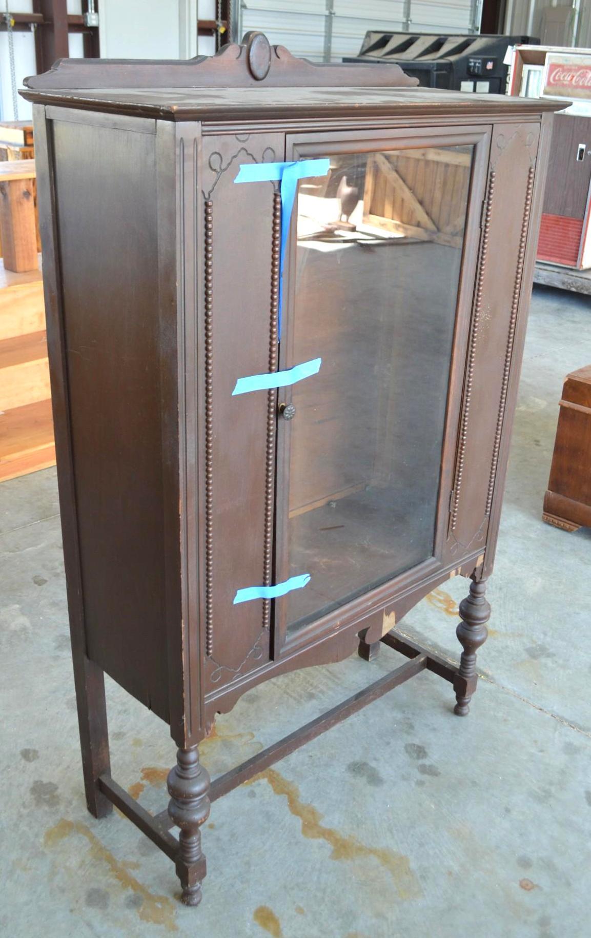 Vintage/Antique Curio Cabinet