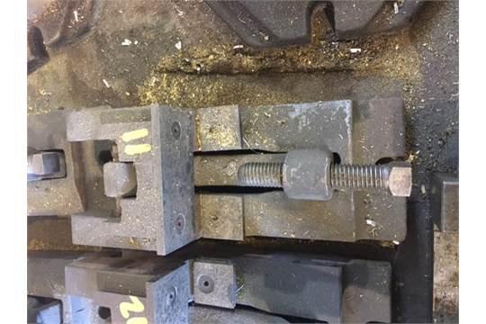 smaller machinest vise. No handle