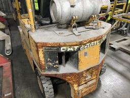 Caterpillar V500 Forklift Triple Mast Forklift