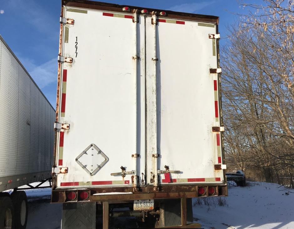 48 Foot Semi Trailer with TITLE. Trailer 1277 Made by Thayco  with a GVWR 68000, and a MFG of 9/85