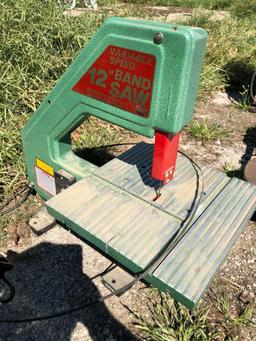 Central Machinery 12 in band saw.