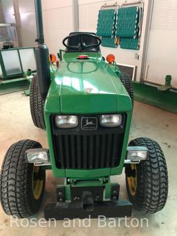 John Deere 650 Compact Utility Tractor w/ 60 in deck