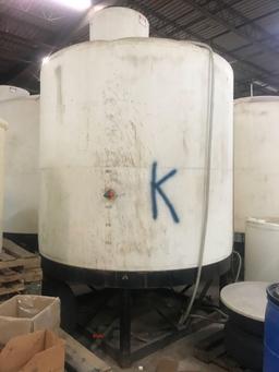 3000 gallon holding tank with metal stand, see full description