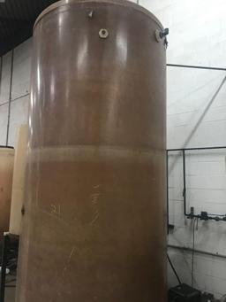 Approx 1000 gallon fiberglass holding tank