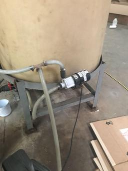 Approx 600 gallon fiberglass holding tank