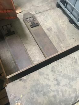 Clark electric pallet jack. Parts only