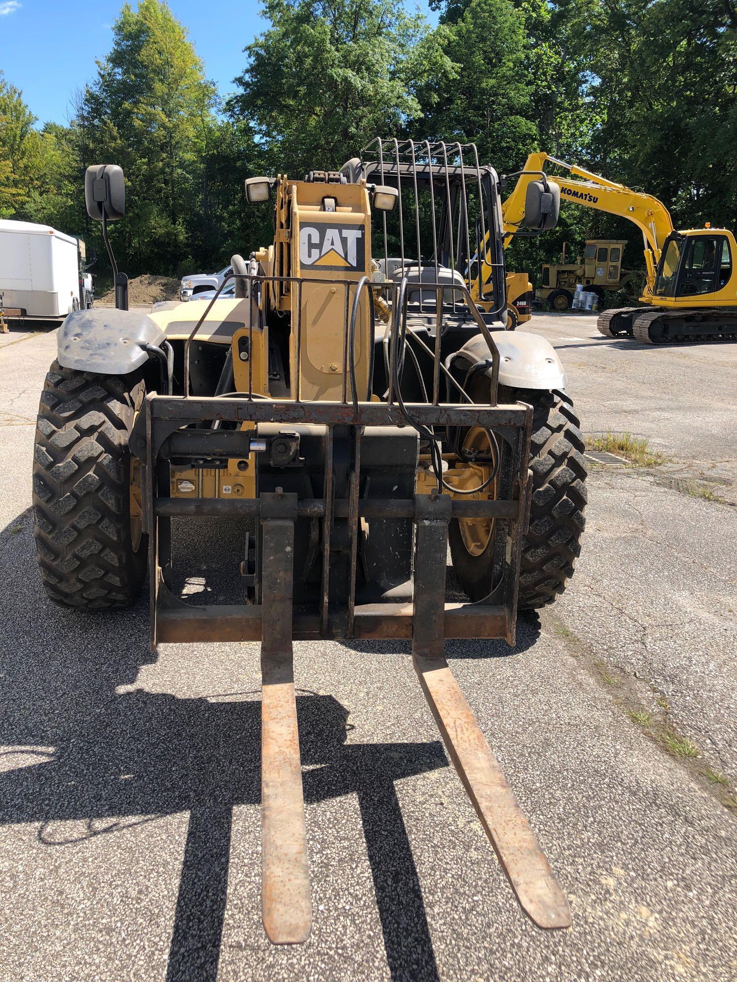 2004 Caterpillar TH350B Telescoping Lift