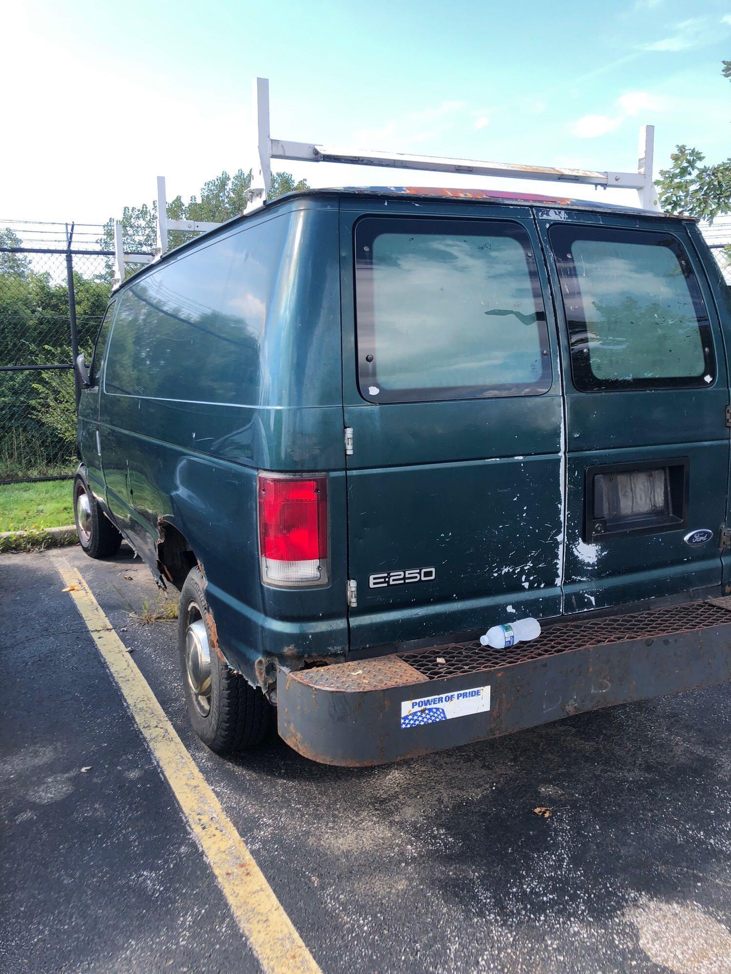 1999 Ford E-250 Econoline Contractors Van (A12)