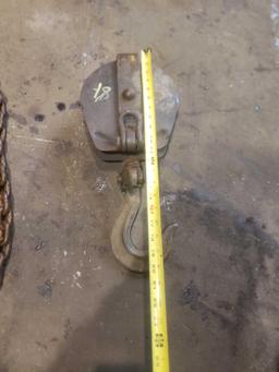 Heavy Duty Rope Pully and 10 foot chain